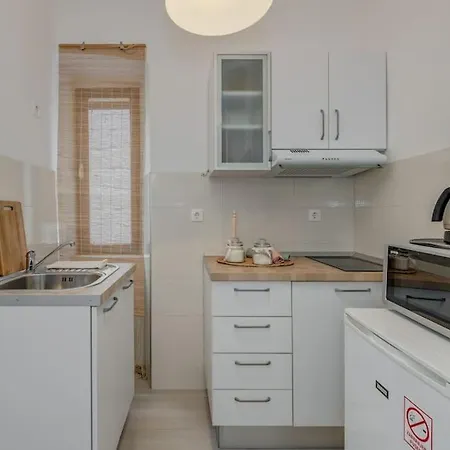 Apartment 3 Bedrooms Charming Stone House In Old Town Trogir