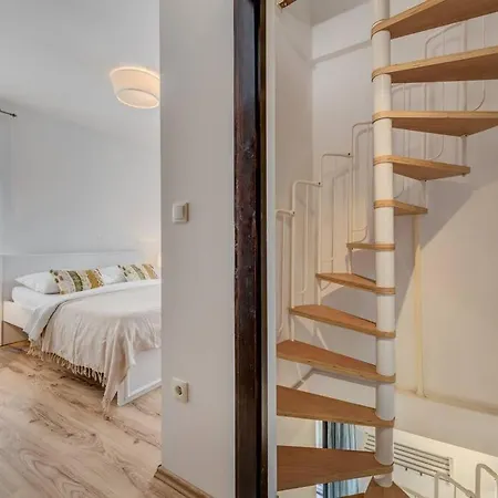 Apartment 3 Bedrooms Charming Stone House In Old Town