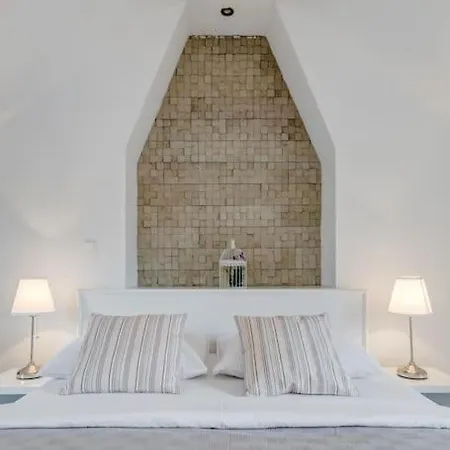 Apartment 3 Bedrooms Charming Stone House In Old Town