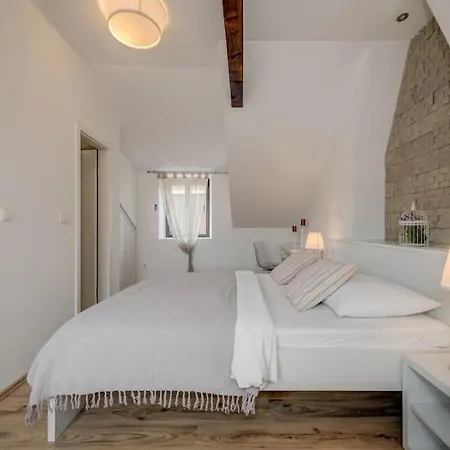 3 Bedrooms Charming Stone House In Old Town * Trogir
